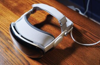 Some Apple Imaginative and prescient Professional models reportedly developed an analogous hairline crack on the entrance glass