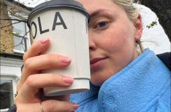 The Scorching Lady Stroll Playlist — Estée Lalonde