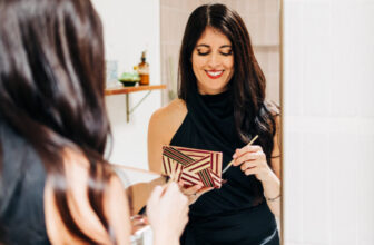 carrying make-up with blepharitis, dry eye, and MGD