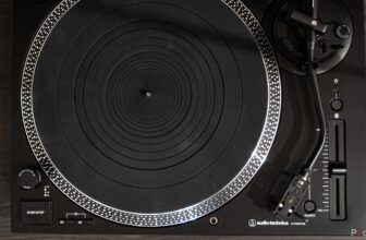 ATLP120 file participant: The right upper-entry-level desk